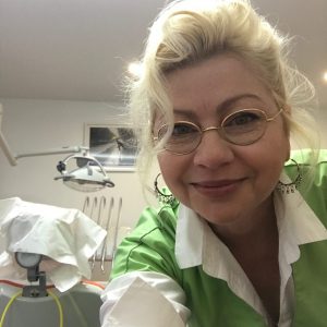 Dr Agnieszka Roth